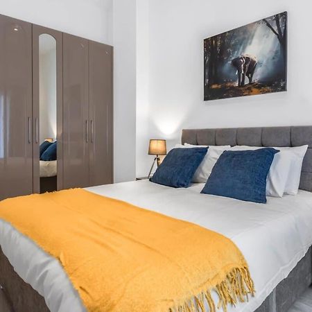 Lovely 1 Bedroom Apartment In Central Woking Bagian luar foto