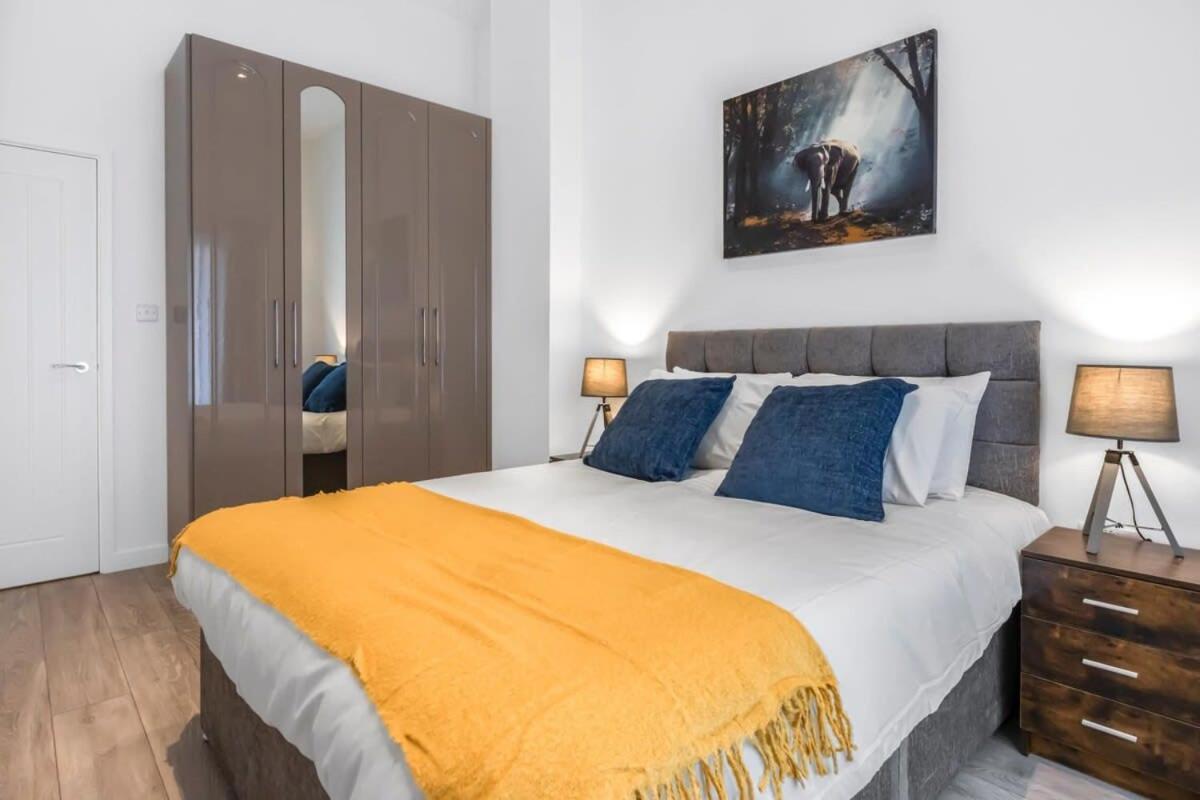 Lovely 1 Bedroom Apartment In Central Woking Bagian luar foto